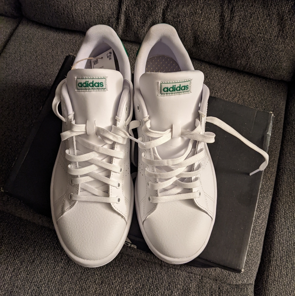 Men's size 9.5 Adidas shoes